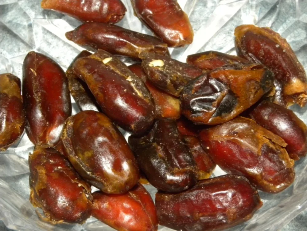 Kadar Air dan Kandungan Gula Kurma Rutab (serta Kenapa Cepat Busuk)